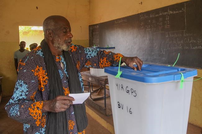 Mali's military junta holds referendum on new constitution that it calls a step toward new elections | iNFOnews.ca Mali's military junta holds referendum on new constitution that it calls a step toward new elections | iNFOnews.ca