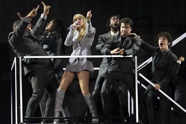 Canadian Swifties who hoped for local shows left wanting as Taylor Swift skips Canada | iNFOnews.ca Canadian Swifties who hoped for local shows left wanting as Taylor Swift skips Canada | iNFOnews.ca