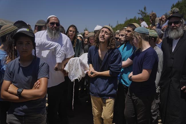 Israeli settlers storm into Palestinian town in West Bank as Israeli airstrike escalates crackdown | iNFOnews.ca Israeli settlers storm into Palestinian town in West Bank as Israeli airstrike escalates crackdown | iNFOnews.ca