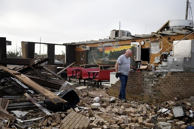 Tornadoes, hail and hurricane-force winds tear through west Texas, killing 4 people in small town | iNFOnews.ca
