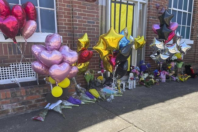 Mix of bravado and access to guns contribute to mass shootings by teens in St. Louis, other cities | iNFOnews.ca Mix of bravado and access to guns contribute to mass shootings by teens in St. Louis, other cities | iNFOnews.ca