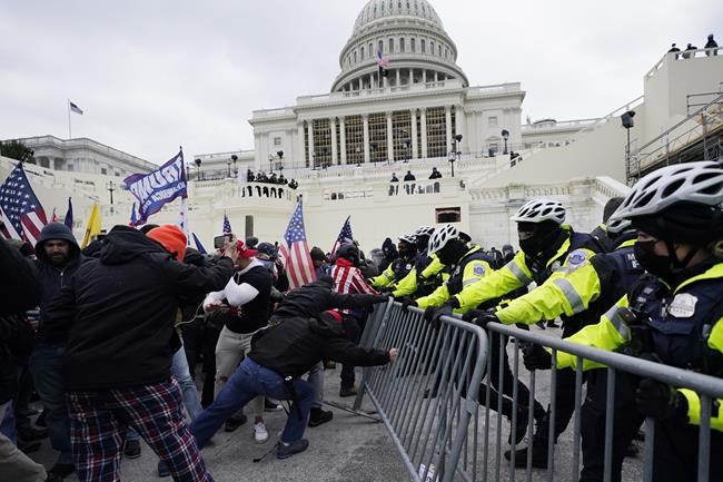 FBI and Homeland Security ignored 'massive amount' of intelligence before Jan. 6, Senate report says | iNFOnews.ca