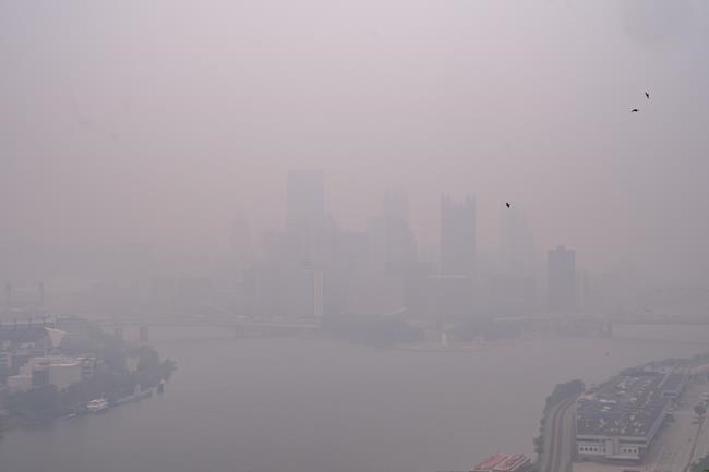 Smoke from Canada wildfires is increasing health risks in Black and poorer US communities | iNFOnews.ca Smoke from Canada wildfires is increasing health risks in Black and poorer US communities | iNFOnews.ca