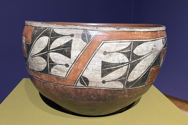 A Vermont museum is gifted a more than 200-piece collection of Native American art | iNFOnews.ca