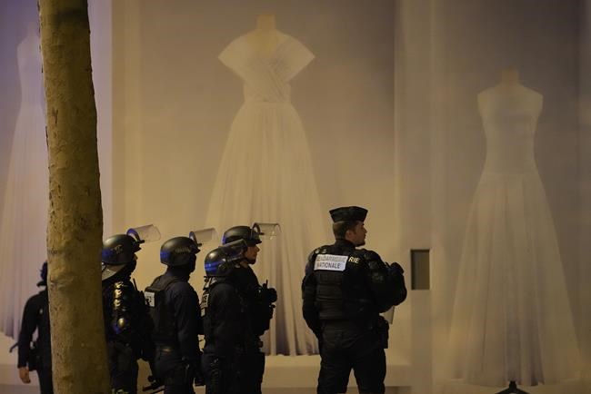 Mourners bury slain teen in France as 45,000 police are deployed and 5th night of unrest is quieter | iNFOnews.ca Mourners bury slain teen in France as 45,000 police are deployed and 5th night of unrest is quieter | iNFOnews.ca