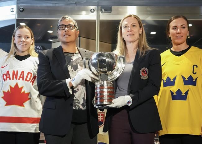 Foundation collective bargaining agreement redefines women's professional hockey | iNFOnews.ca