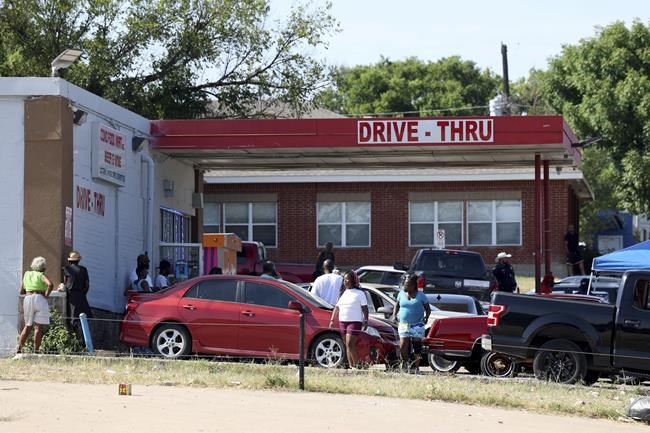 Shots fired into a crowd of hundreds after a holiday festival in Texas leave 3 dead, 8 injured | iNFOnews.ca