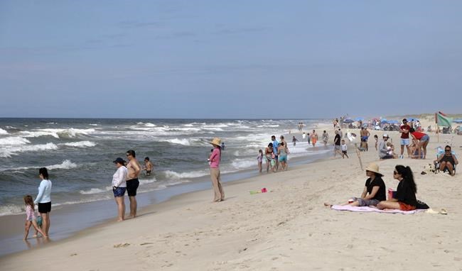 Possible shark attacks prompt heightened patrols at New York's Long Island beaches | iNFOnews.ca Possible shark attacks prompt heightened patrols at New York's Long Island beaches | iNFOnews.ca