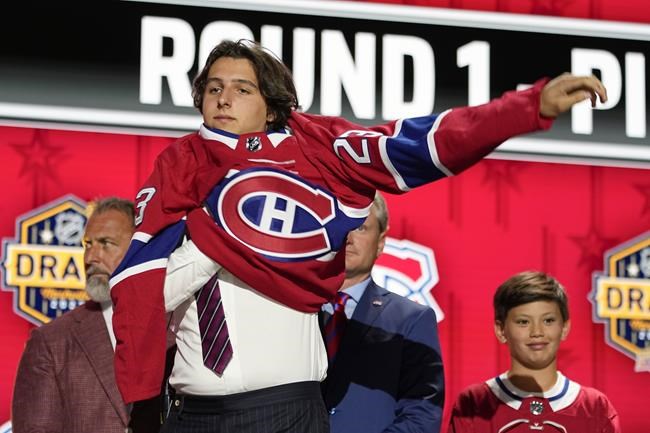 Canadiens sign top draft pick David Reinbacher to three-year, entry-level contract | iNFOnews.ca