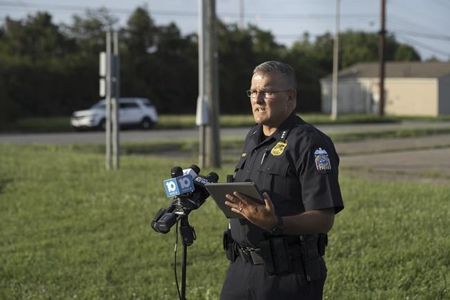 Suspect killed, officer wounded as robbery spree ends with pursuit, shootout on Ohio interstate | iNFOnews.ca
