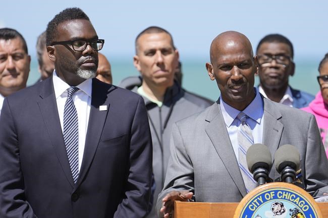 Chicago probes sex misconduct allegation against officers involving migrant living at police station | iNFOnews.ca Chicago probes sex misconduct allegation against officers involving migrant living at police station | iNFOnews.ca