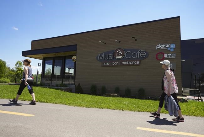 Bar that became epicentre of Lac-Megantic tragedy now a symbol of its rebuild | iNFOnews.ca