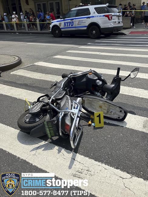 Man on scooter shoots randomly in NYC, police say, killing an 86-year-old and wounding 2 others | iNFOnews.ca