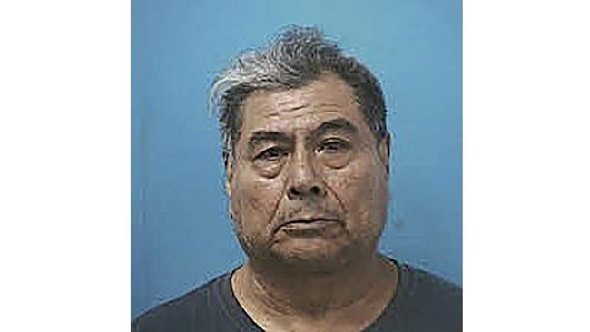 Tennessee soccer coach is charged with child rape after restaurant workers find photos on his phone | iNFOnews.ca Tennessee soccer coach is charged with child rape after restaurant workers find photos on his phone | iNFOnews.ca