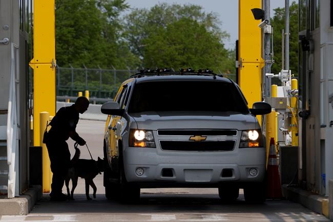 Southbound surges of U.S. agents causing delays, 'disarray' at Canada-U.S. border | iNFOnews.ca