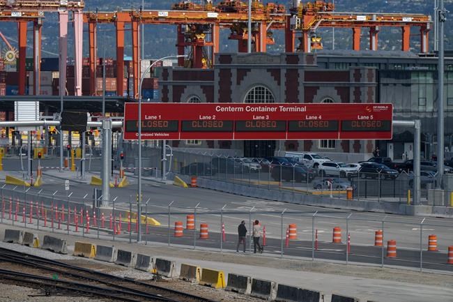 Union and employers receive mediator's terms to end B.C. port strike, source says | iNFOnews.ca