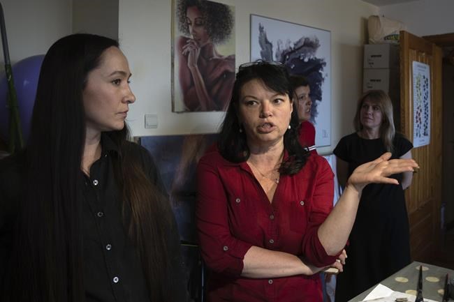 For a group of Ukrainian women, painting is a form of therapy to help them cope with loss | iNFOnews.ca For a group of Ukrainian women, painting is a form of therapy to help them cope with loss | iNFOnews.ca