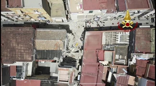 3 survivors rescued from rubble of collapsed apartment building in Naples, Italian officials say | iNFOnews.ca