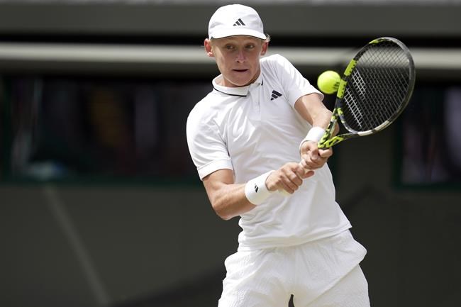Clervie Ngounoue of the U.S. and Henry Searle of Britain win the junior singles titles at Wimbledon | iNFOnews.ca