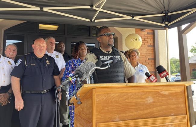Georgia mass shooting suspect is killed during intense search and 3 officers are wounded, police say | iNFOnews.ca Georgia mass shooting suspect is killed during intense search and 3 officers are wounded, police say | iNFOnews.ca