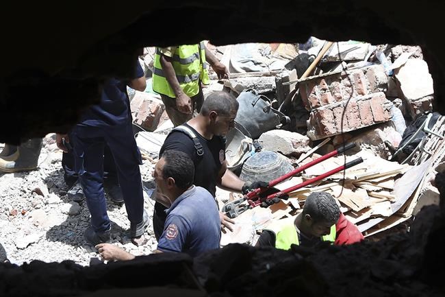 A 5-story apartment building collapses in Cairo and kills at least 9 people | iNFOnews.ca