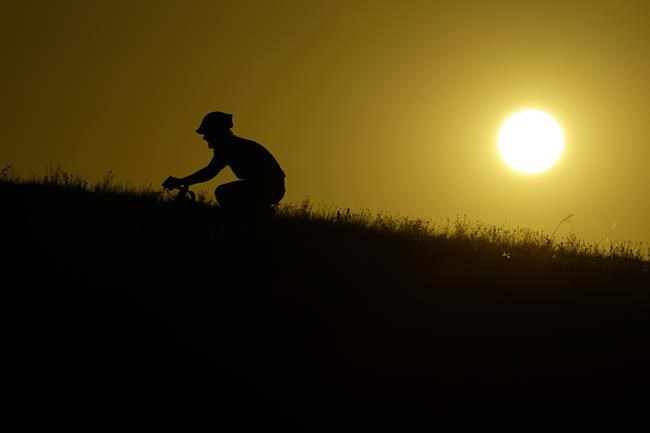 Phoenix scorches at 110 for 19th straight day, breaking big US city records in global heat wave | iNFOnews.ca Phoenix scorches at 110 for 19th straight day, breaking big US city records in global heat wave | iNFOnews.ca