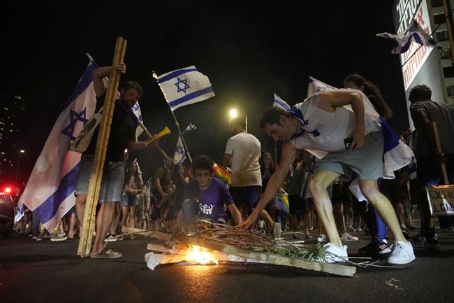 Cracks are emerging in Israel's military. Reservists threaten not to serve if government plan passes | iNFOnews.ca Cracks are emerging in Israel's military. Reservists threaten not to serve if government plan passes | iNFOnews.ca