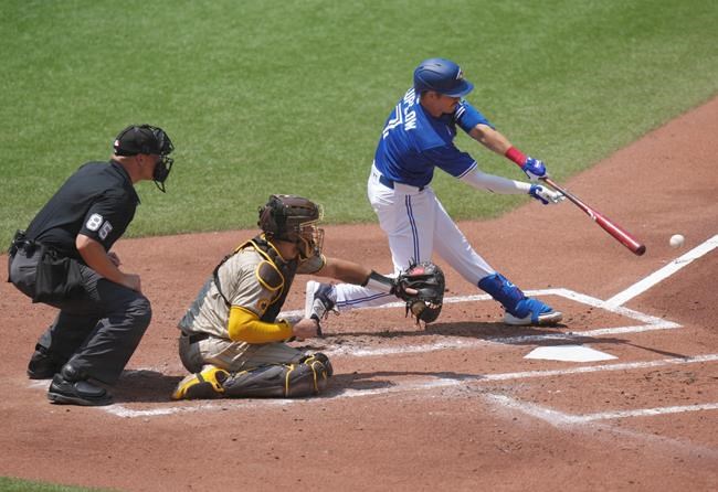 Guerrero's seventh inning lifts Blue Jays over Padres 4-0; Toronto avoids sweep | iNFOnews.ca