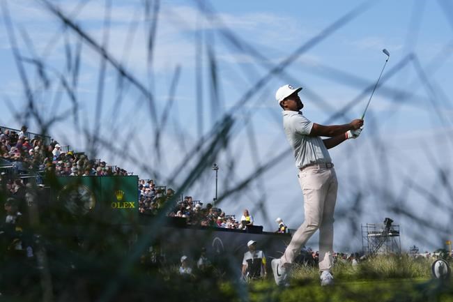 Crowd favourite Tommy Fleetwood shares British Open lead, McIlroy is among the survivors | iNFOnews.ca Crowd favourite Tommy Fleetwood shares British Open lead, McIlroy is among the survivors | iNFOnews.ca