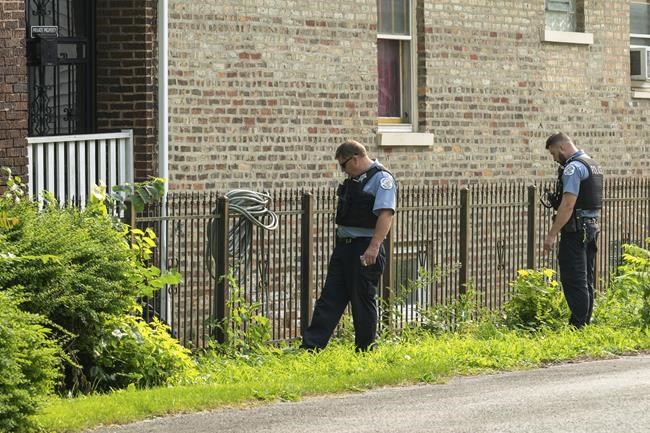 Chicago boy, 10, fires shot at police officers called to scene after youth opens fire inside a home | iNFOnews.ca Chicago boy, 10, fires shot at police officers called to scene after youth opens fire inside a home | iNFOnews.ca