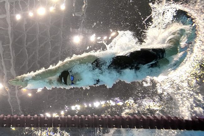 McIntosh zeros in on 200 freestyle medal, Masse just misses 100 backstroke podium | iNFOnews.ca