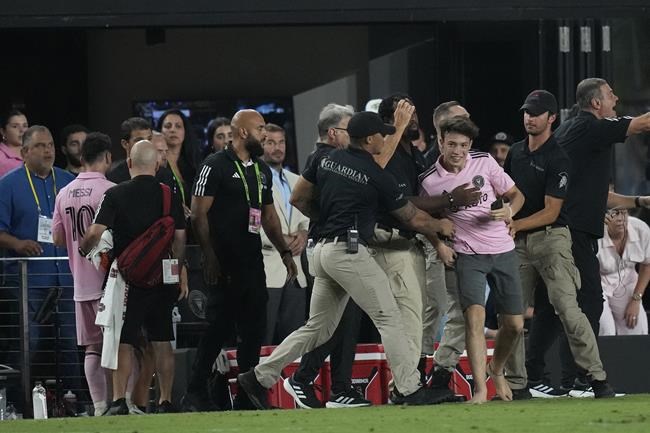 Messi shines again in first Inter Miami start, scores twice in 4-0 win over Atlanta | iNFOnews.ca Messi shines again in first Inter Miami start, scores twice in 4-0 win over Atlanta | iNFOnews.ca