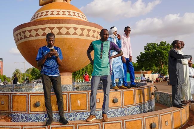 Mutinous soldiers claim to have overthrown Niger's president | iNFOnews.ca Mutinous soldiers claim to have overthrown Niger's president | iNFOnews.ca