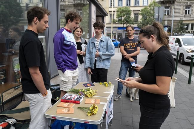 To wrap, or not to wrap? Hungarian bookstores face fines over closed packaging for LGBTQ+ books | iNFOnews.ca