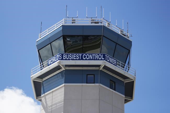 Super Bowl winner Bruce Collie's daughter is among 4 killed in Wisconsin aircraft crashes | iNFOnews.ca