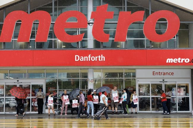 Striking Metro workers say they face challenges affording the very food they sell | iNFOnews.ca