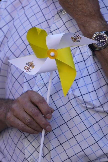 Pope presides over solemn Way of the Cross prayer as Portugal government weighs in on LGBTQ+ protest | iNFOnews.ca