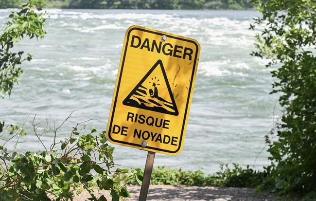 Calls to make swimming lessons more available in Quebec after deadly year on water | iNFOnews.ca Calls to make swimming lessons more available in Quebec after deadly year on water | iNFOnews.ca