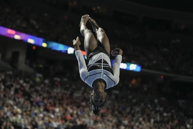 Simone Biles dazzles in her return from a 2-year layoff to dominate the US Classic | iNFOnews.ca Simone Biles dazzles in her return from a 2-year layoff to dominate the US Classic | iNFOnews.ca
