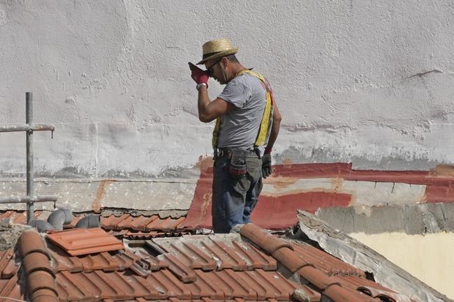 Temperatures soar in Iberia as wildfires force the evacuation of 1,400 in Portugal | iNFOnews.ca Temperatures soar in Iberia as wildfires force the evacuation of 1,400 in Portugal | iNFOnews.ca