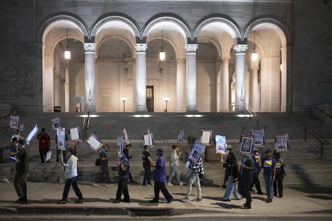 Thousands of Los Angeles city workers walk off job for 24 hours alleging unfair labor practices | iNFOnews.ca Thousands of Los Angeles city workers walk off job for 24 hours alleging unfair labor practices | iNFOnews.ca