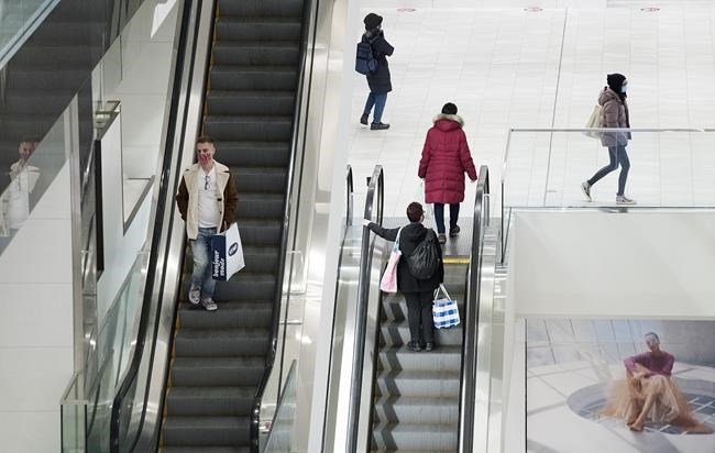 Canadians divided over retailers' anti-theft measures, poll finds | iNFOnews.ca