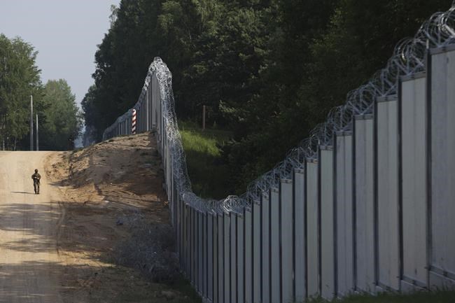 Poland plans to deploy 10,000 troops to its border with Belarus | iNFOnews.ca