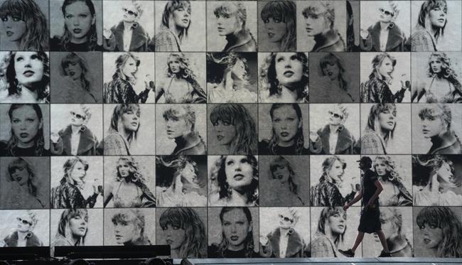 Taylor Swift announces '1989 (Taylor’s Version)' at Eras Tour show in Los Angeles | iNFOnews.ca Taylor Swift announces '1989 (Taylor’s Version)' at Eras Tour show in Los Angeles | iNFOnews.ca