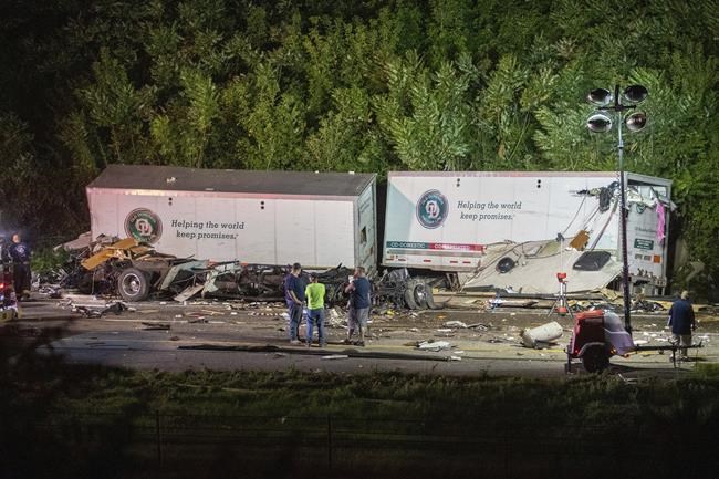 5 killed when RV blows tire, crashes head-on into tractor-trailer | iNFOnews.ca 5 killed when RV blows tire, crashes head-on into tractor-trailer | iNFOnews.ca