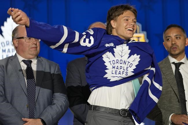 Leafs sign first-round draft pick Easton Cowan to entry-level contract | iNFOnews.ca Leafs sign first-round draft pick Easton Cowan to entry-level contract | iNFOnews.ca