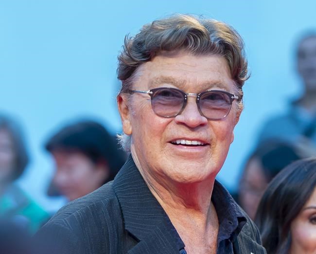 Six Nations leaders say Robbie Robertson gave cultural centre invaluable support | iNFOnews.ca Six Nations leaders say Robbie Robertson gave cultural centre invaluable support | iNFOnews.ca