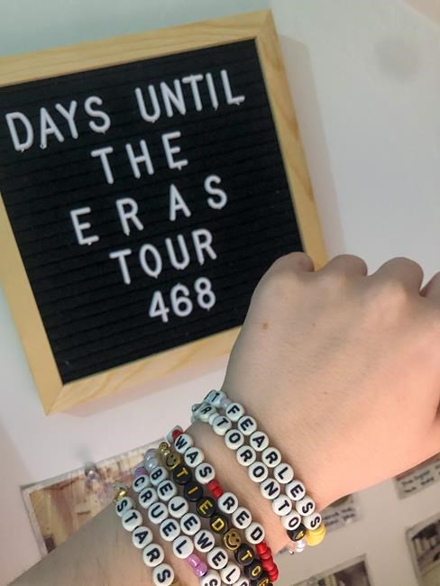 Taylor Swift cost breakdown: Thrilled fans to start saving, but say cost of Toronto trip is worth it | iNFOnews.ca