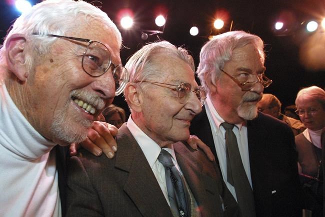 Tom Jones, creator of the longest-running musical ‘The Fantasticks,' dies at 95 | iNFOnews.ca