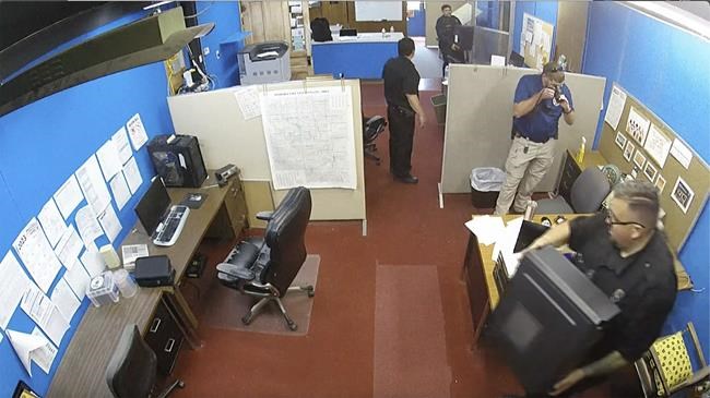EXPLAINER: Why is a police raid on a newspaper in Kansas so unusual? | iNFOnews.ca